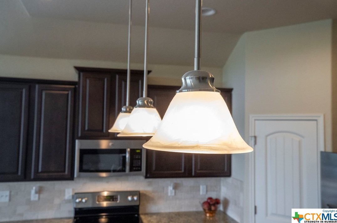 2948 Nicholas Cv, New Braunfels TX 78130-6846 exterior