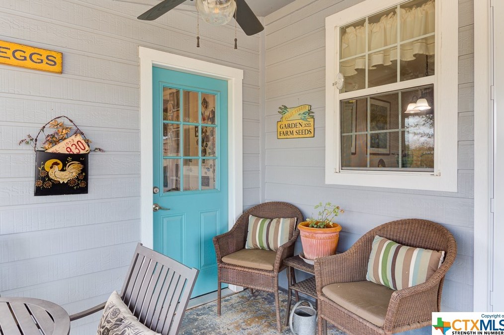 518 Zipp Rd, New Braunfels TX 78130-9595 exterior