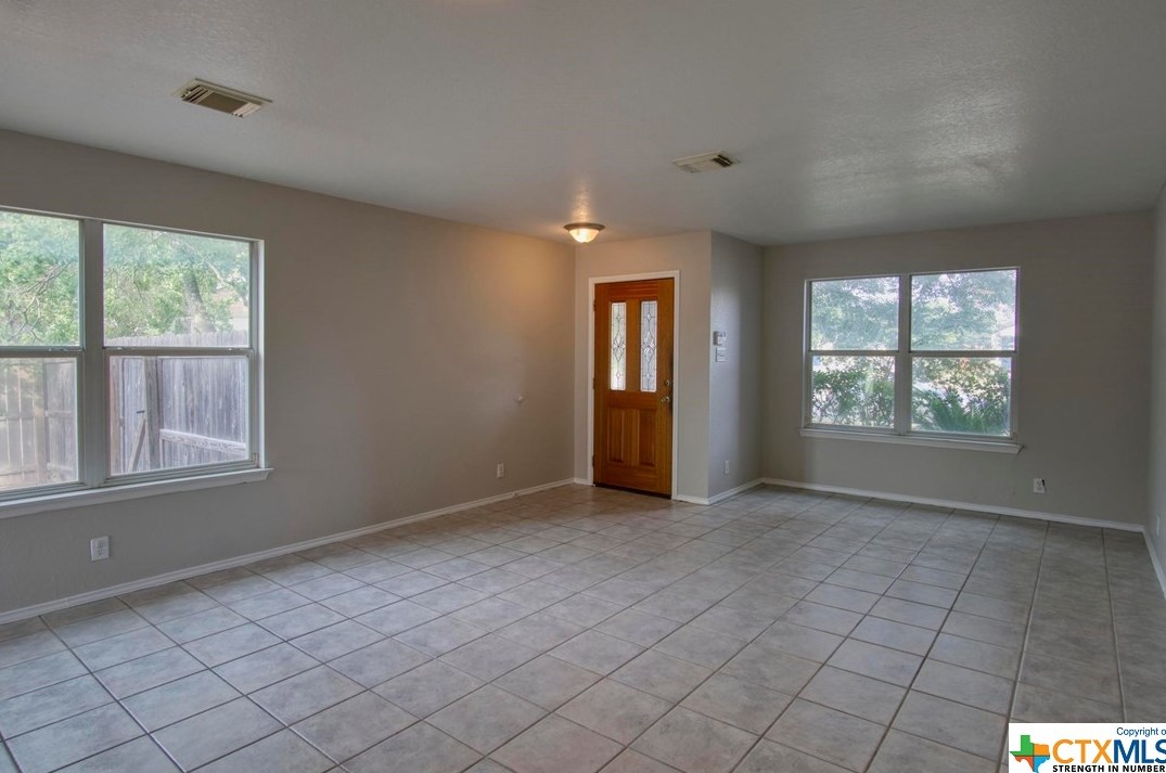 392 Scenic Mdw, New Braunfels TX  78130-7404 exterior