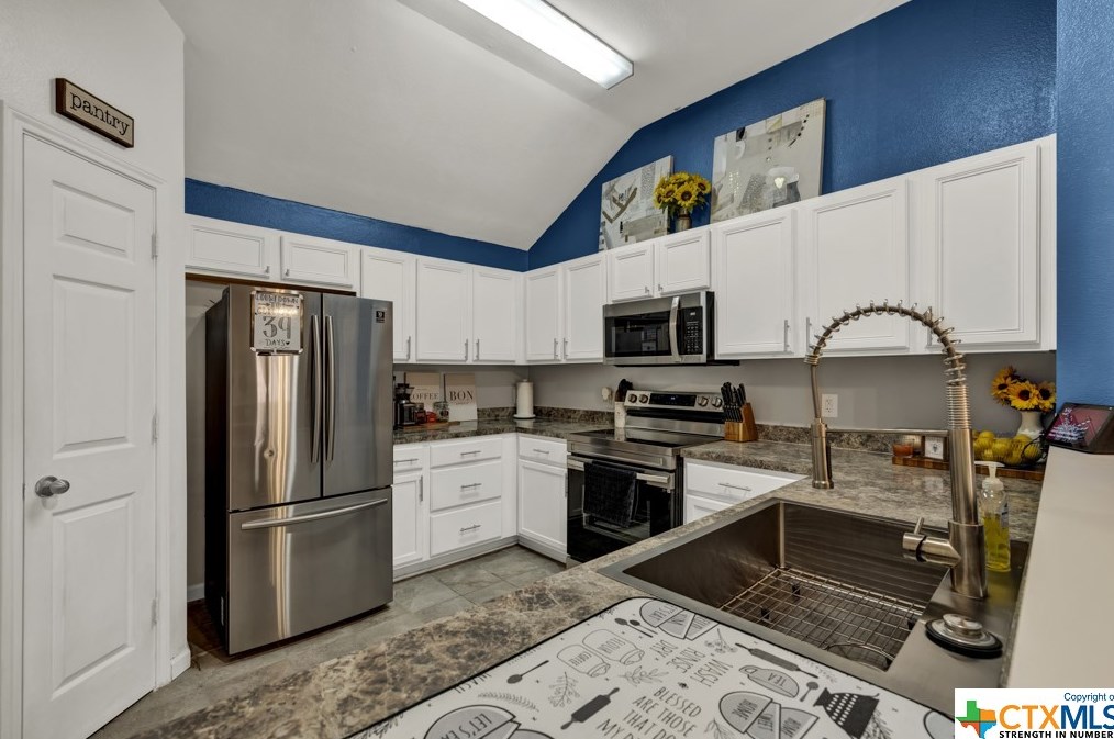 1740 Logans Pass, New Braunfels TX 78130-7707 exterior