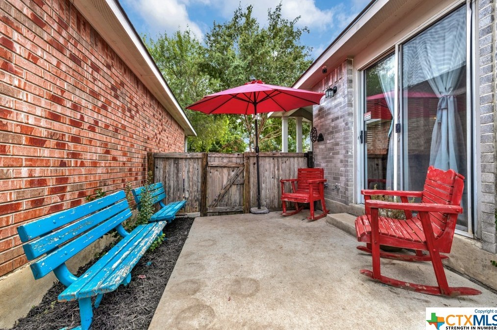 1740 Logans Pass, New Braunfels TX 78130-7707 exterior