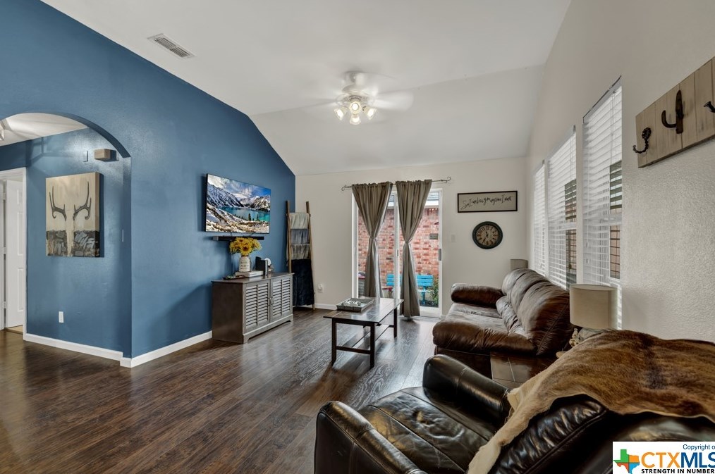 1740 Logans Pass, New Braunfels TX 78130-7707 exterior