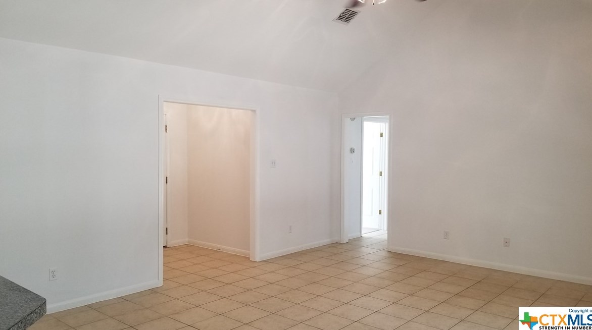 3443 Lakeview Dr, New Braunfels TX 78133-3484 exterior