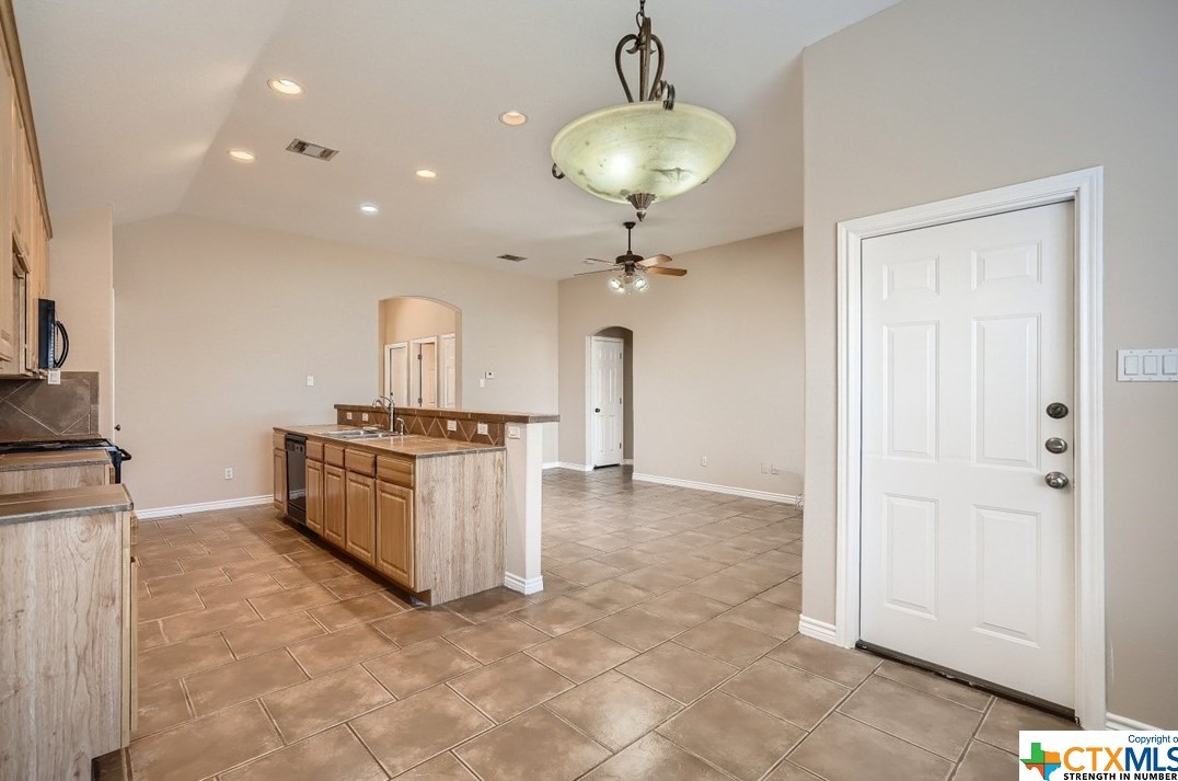 3032 Douglas Fir Dr, New Braunfels TX  78130-7069 exterior