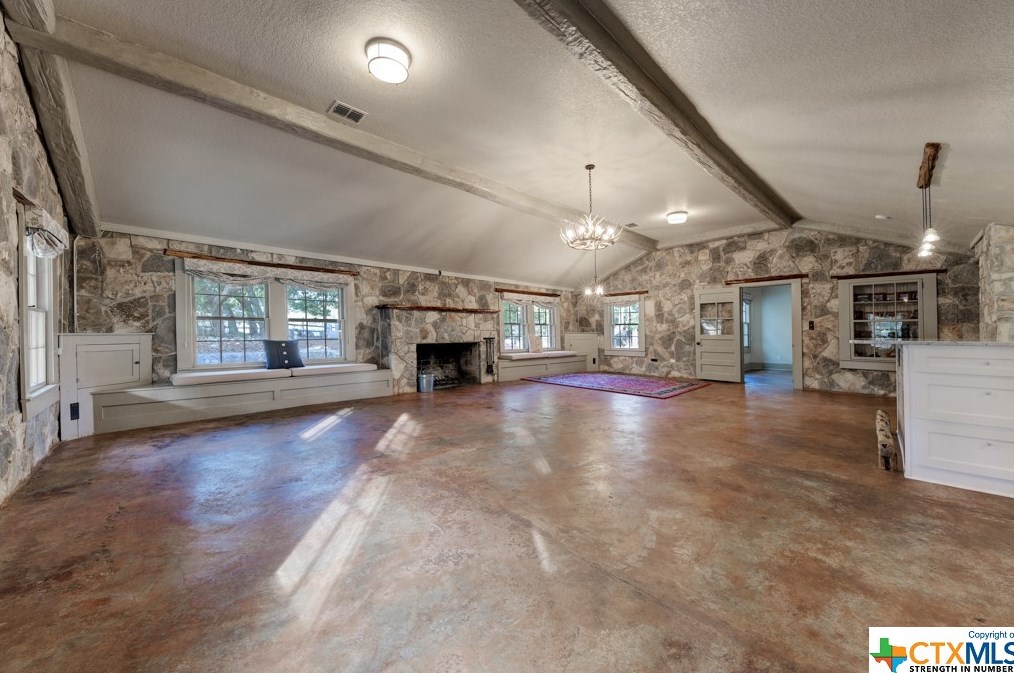 1053 Shady Holw, New Braunfels TX 78132-2309 exterior