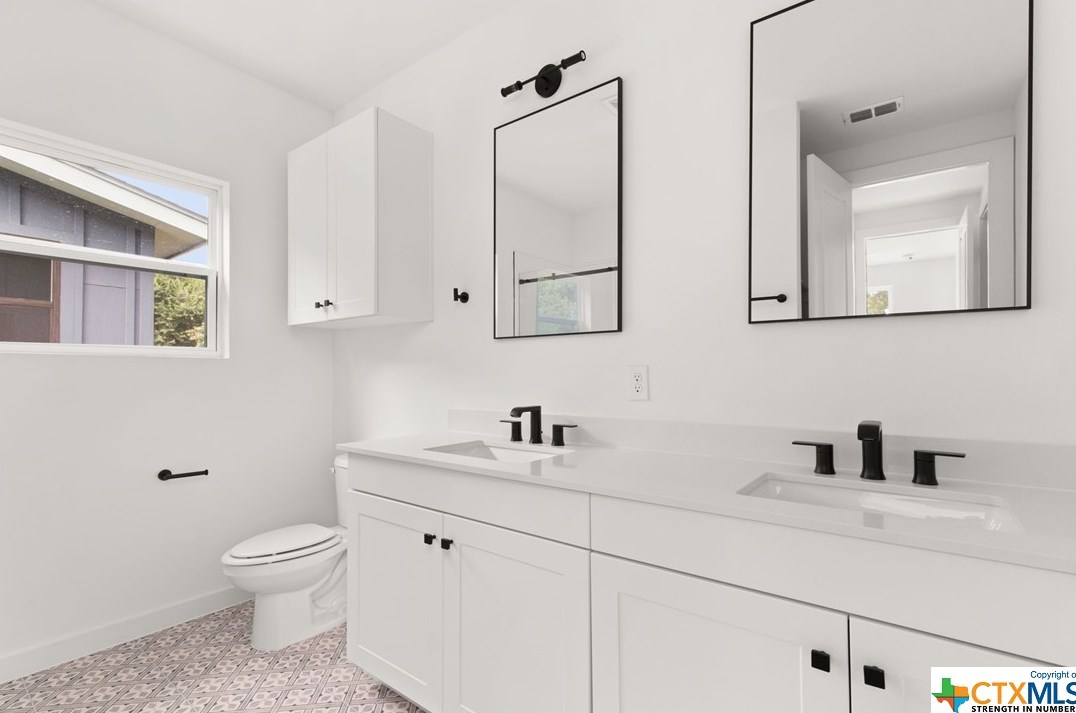 587 Basel St, New Braunfels TX 78130-4305 exterior