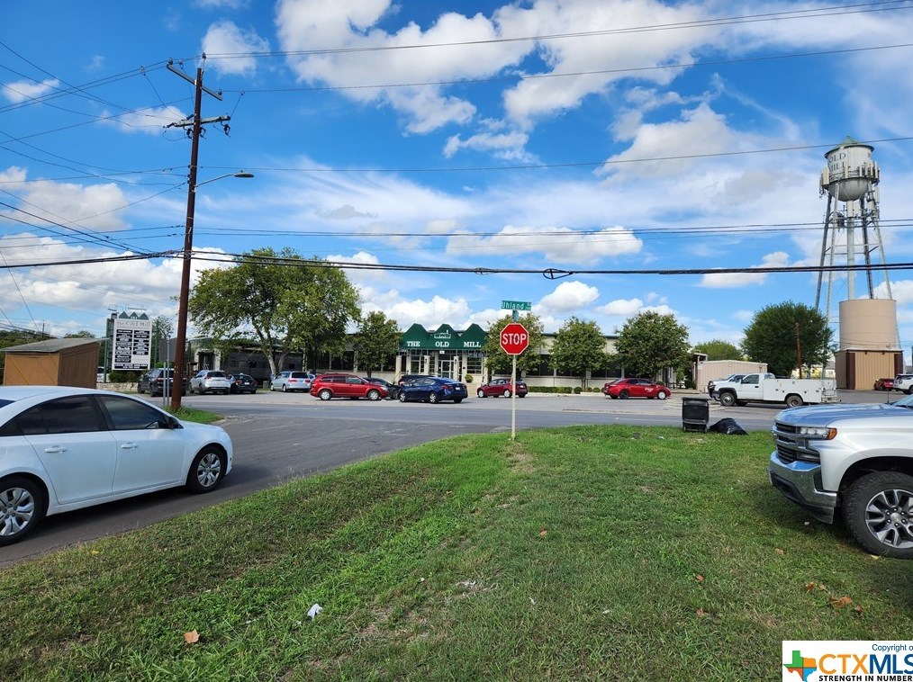 200 Uhland Rd, San Marcos TX  78666 exterior