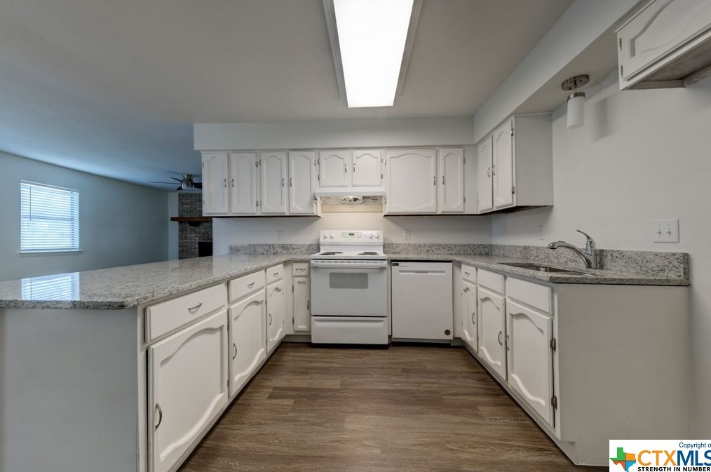 122 Dallas St, New Braunfels TX  78130-5311 exterior