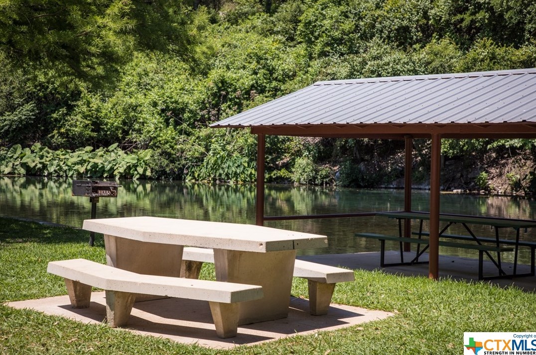 122 Dallas St, New Braunfels TX  78130-5311 exterior