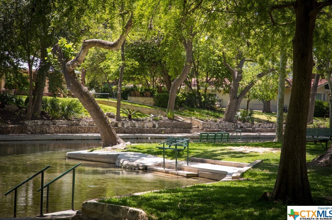 122 Dallas St, New Braunfels TX  78130-5311 exterior