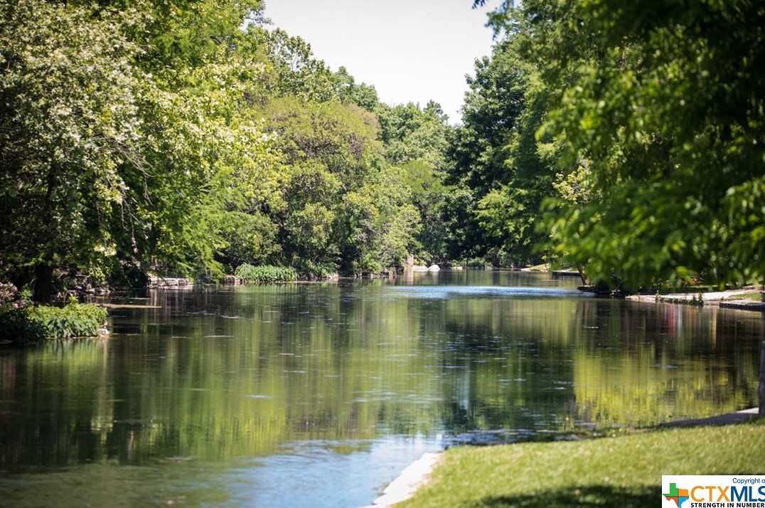 122 Dallas St, New Braunfels TX  78130-5311 exterior