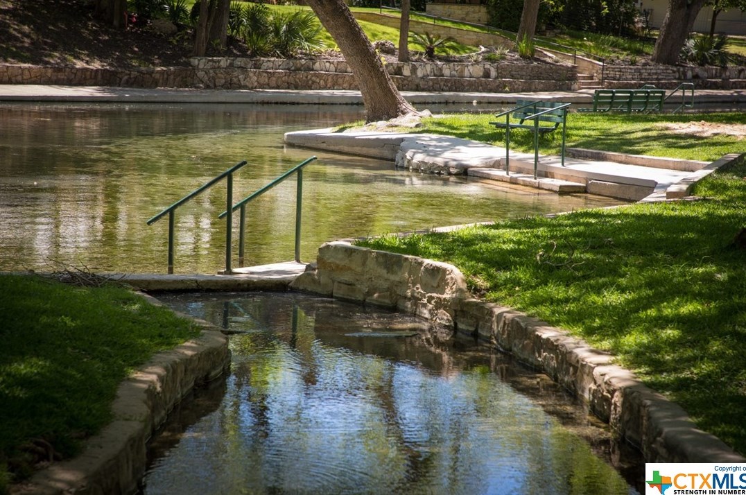 122 Dallas St, New Braunfels TX  78130-5311 exterior