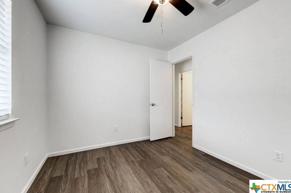 122 Dallas St, New Braunfels TX  78130-5311 exterior