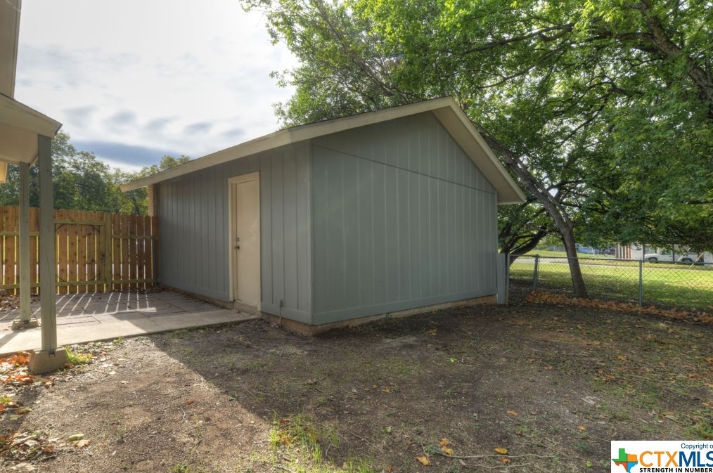 122 Dallas St, New Braunfels TX  78130-5311 exterior