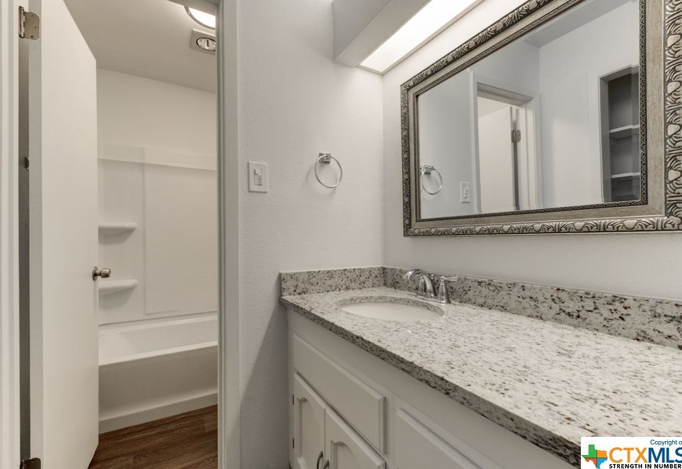 122 Dallas St, New Braunfels TX  78130-5311 exterior