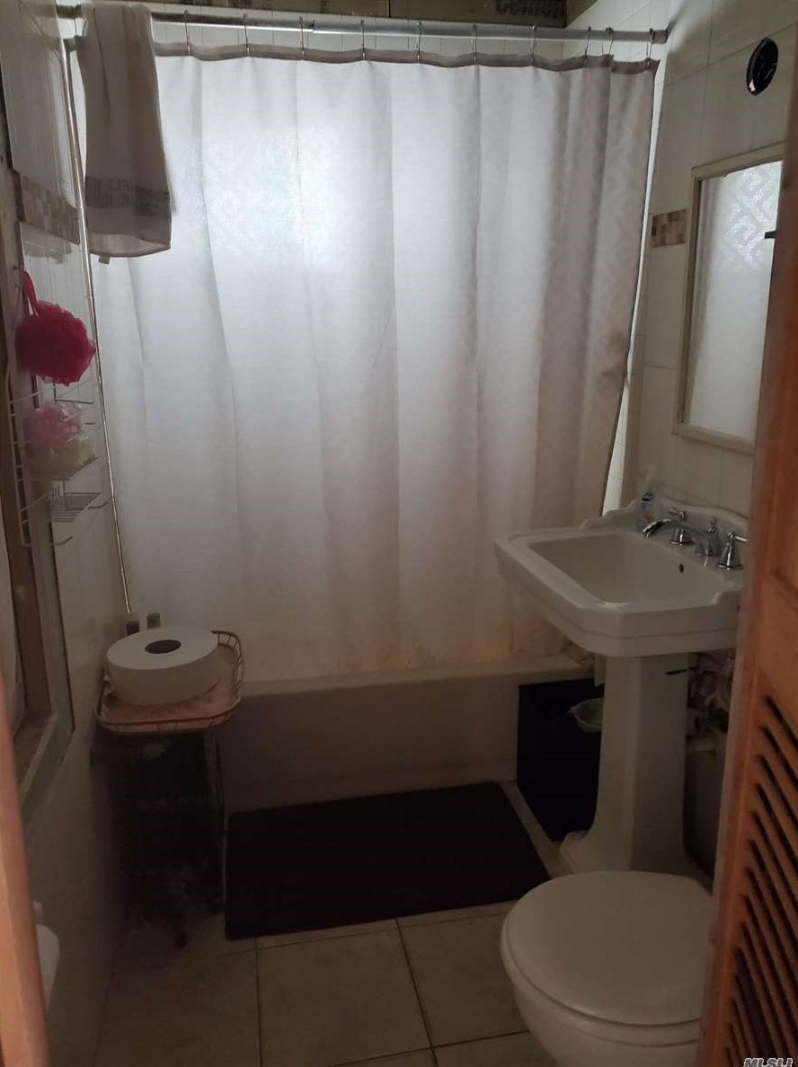 32 Bernard St, North Merrick NY 11566-4508 exterior