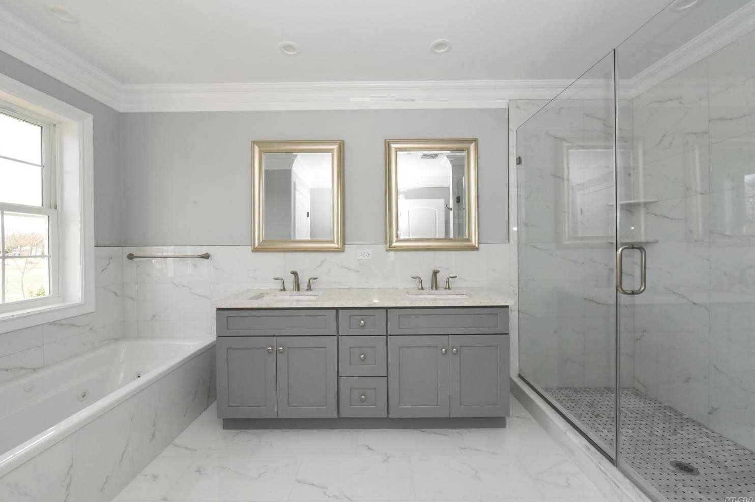 1786 Gormley Ave, North Merrick NY 11566-3064 exterior