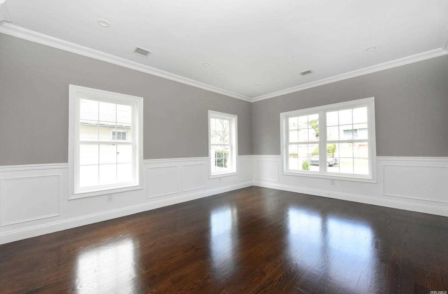 1786 Gormley Ave, North Merrick NY 11566-3064 exterior