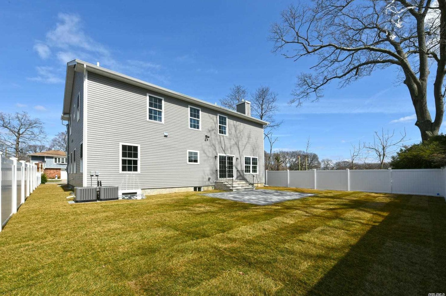 1786 Gormley Ave, North Merrick NY 11566-3064 exterior