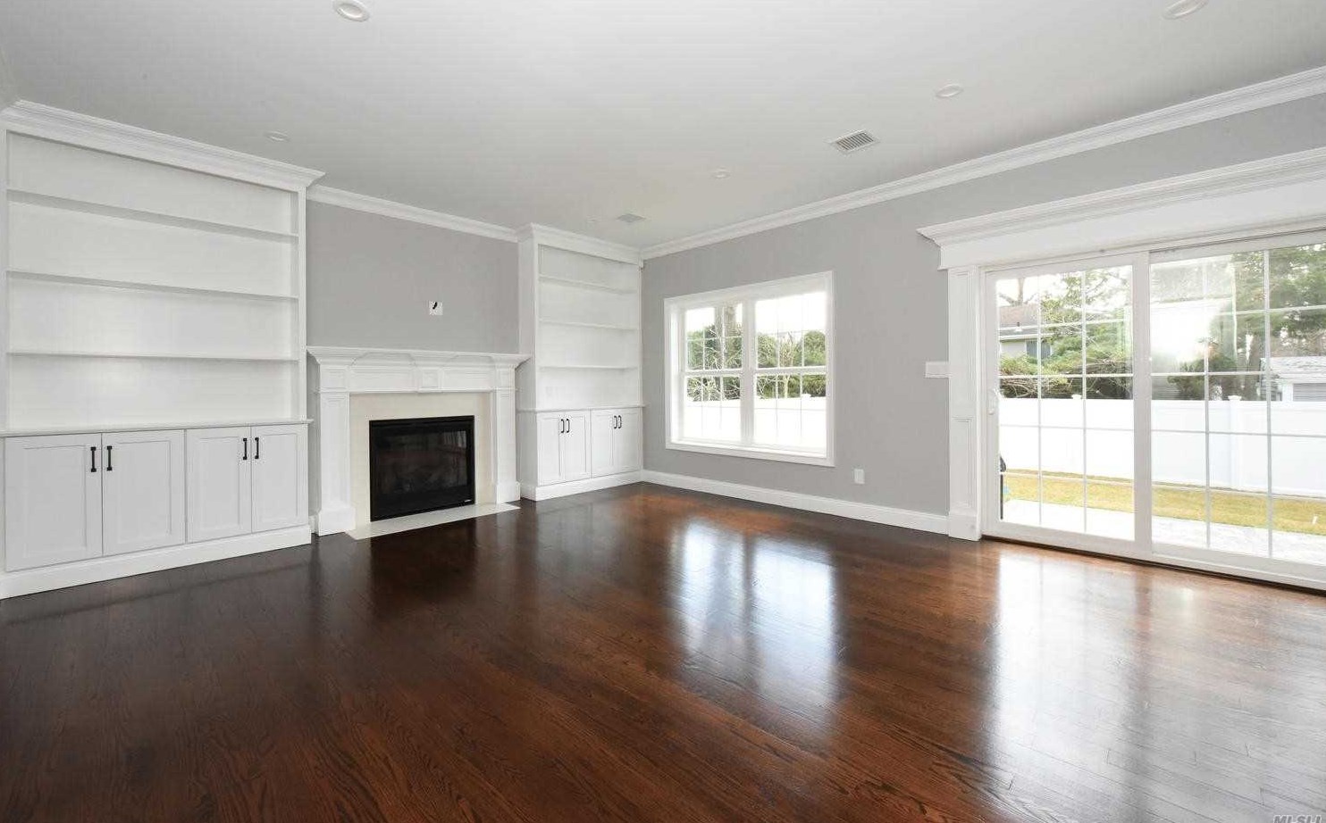 1786 Gormley Ave, North Merrick NY 11566-3064 exterior