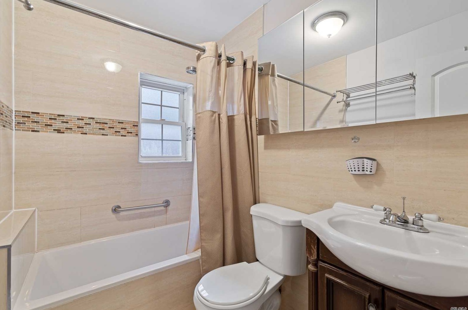 68-33 Alderton St, Flushing NY exterior