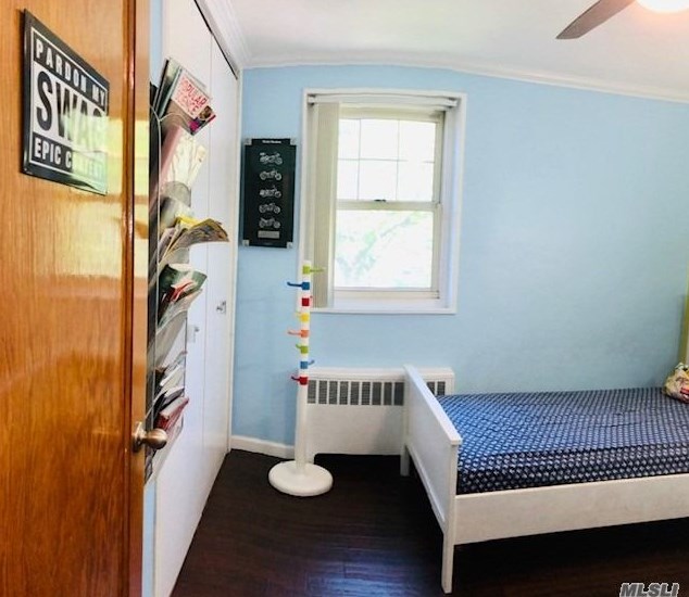 25235 60th Ave, Flushing NY 11378-2909 exterior