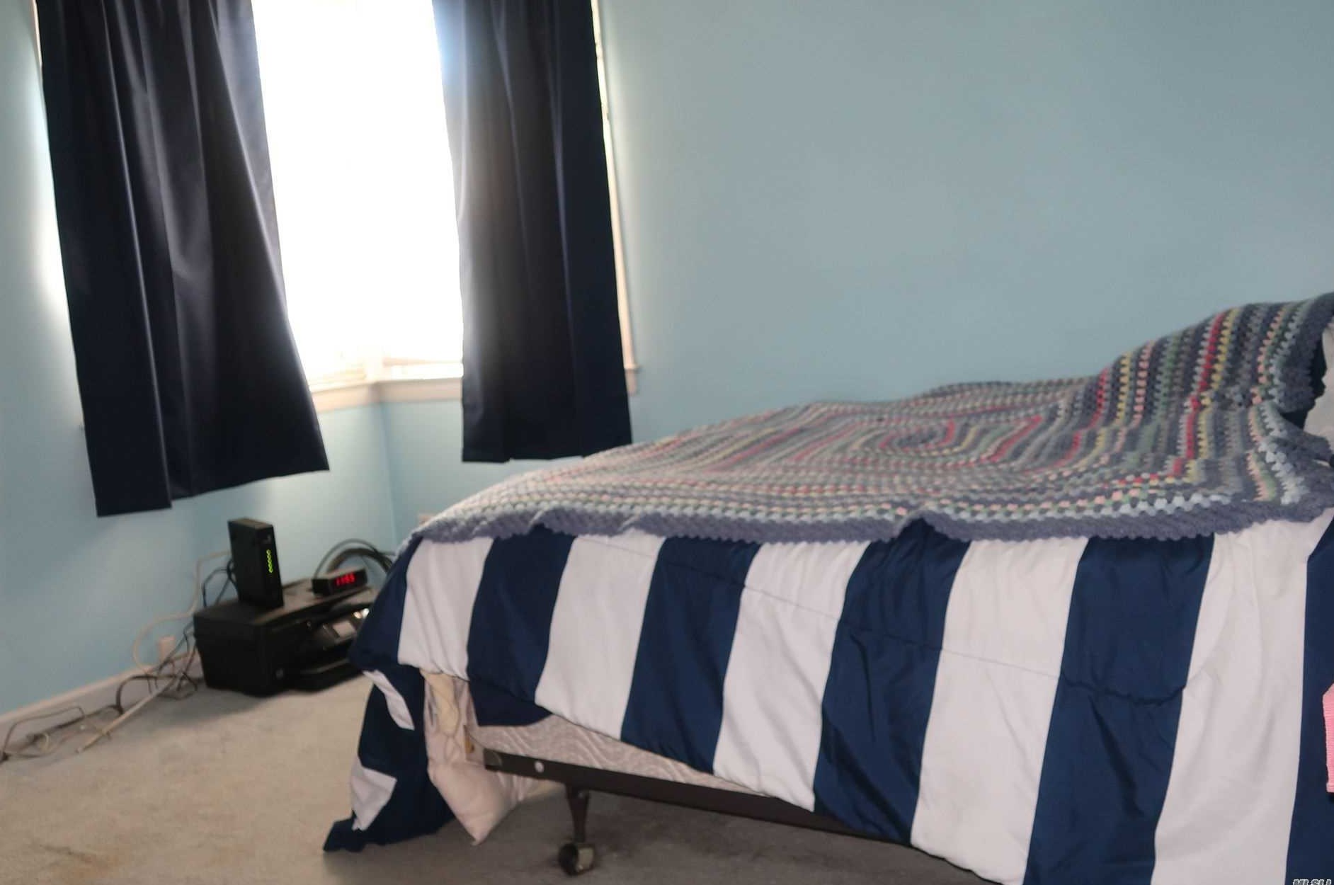 34 Foxglove Rd, North Merrick NY 11566-1102 exterior