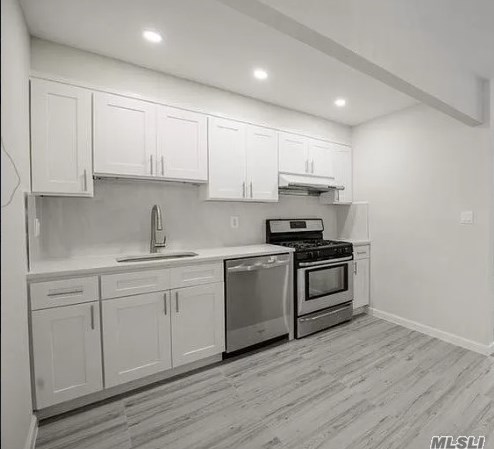 52 Francis Lewis Blvd, Flushing NY  11364-3245 exterior