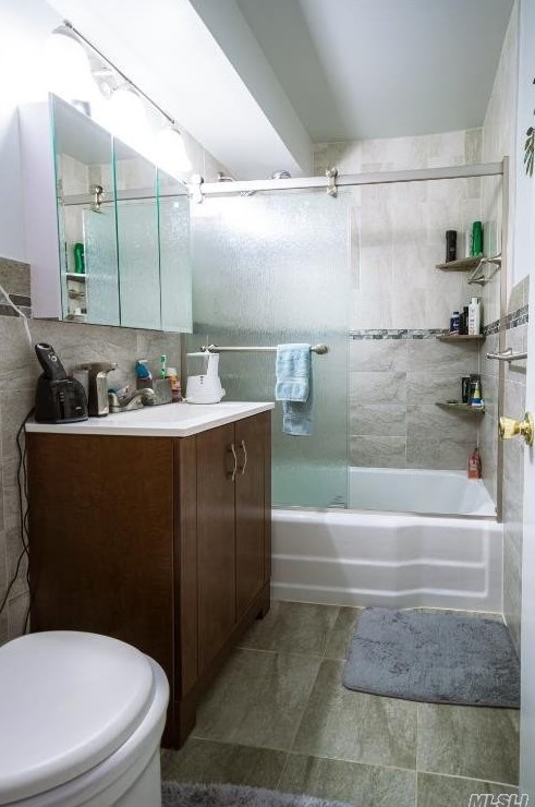 3965 52nd St, Flushing NY  11377-3254 exterior