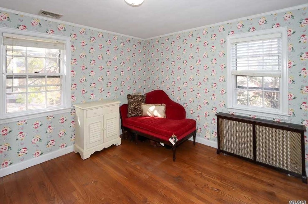 11 Margaret Blvd, North Merrick NY 11566-3106 exterior