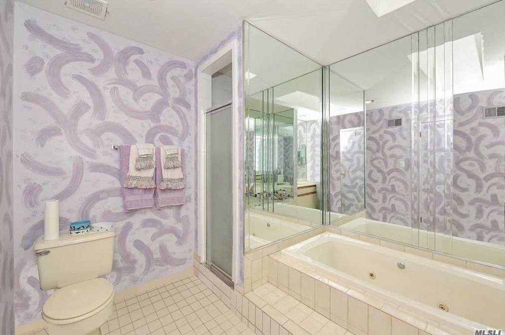 7 Kristin Ln, Hauppauge NY 11788-1239 exterior