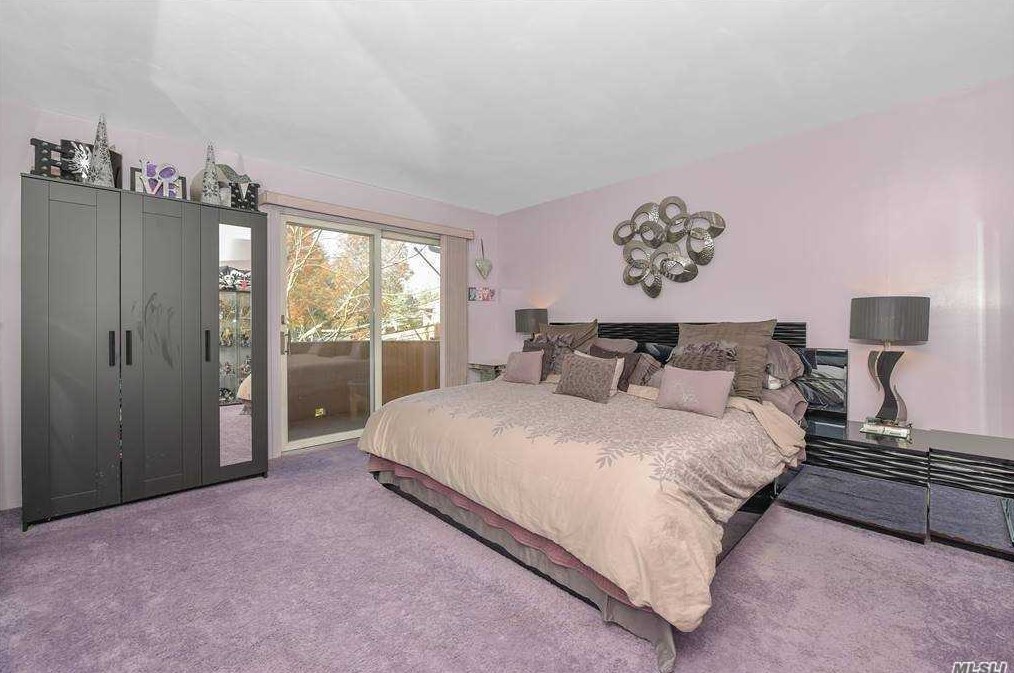 7 Kristin Ln, Hauppauge NY 11788-1239 exterior