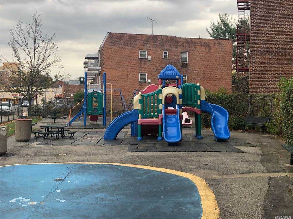 150-30 71st Ave, Flushing NY exterior