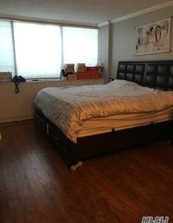 2 Bay Club Dr, Flushing NY  11360-2957 exterior