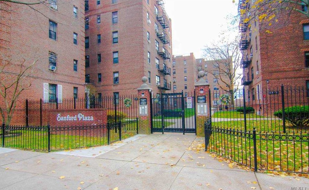 144-58 Sanford Ave, Flushing NY exterior