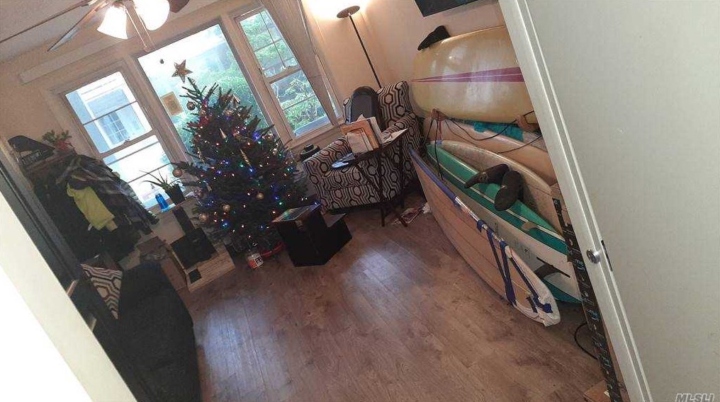 235 Broadway, East Atlantic Beach NY  11561-3908 exterior