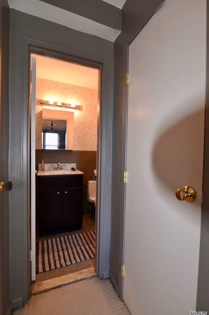 5440 Little Neck Pkwy, Flushing NY 11362-2200 exterior