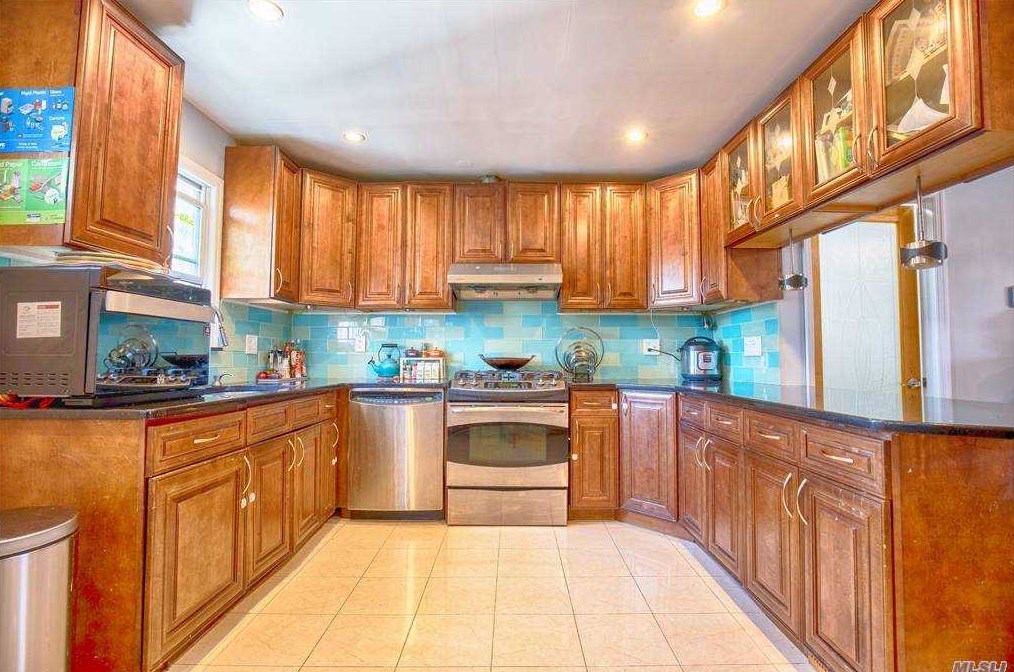 67-24 214th St, Flushing NY exterior