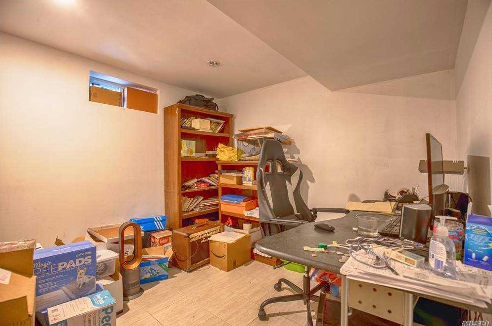 67-24 214th St, Flushing NY exterior