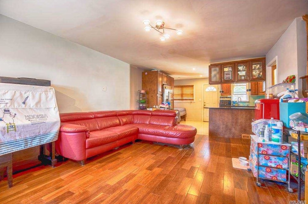 67-24 214th St, Flushing NY exterior