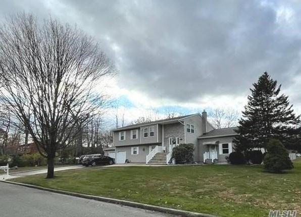 6 Jamie St, Panamoka NY  11961-3120 exterior