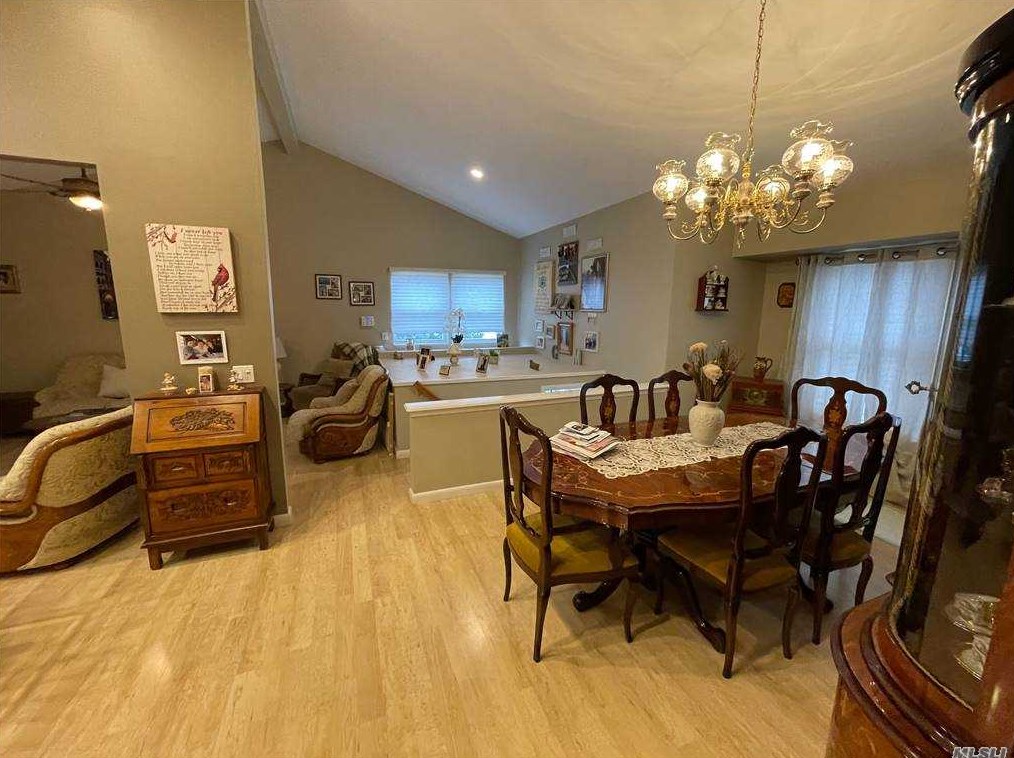 6 Jamie St, Panamoka NY  11961-3120 exterior