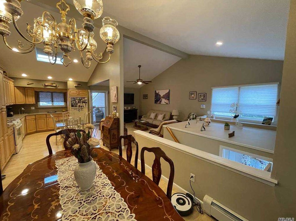 6 Jamie St, Panamoka NY  11961-3120 exterior