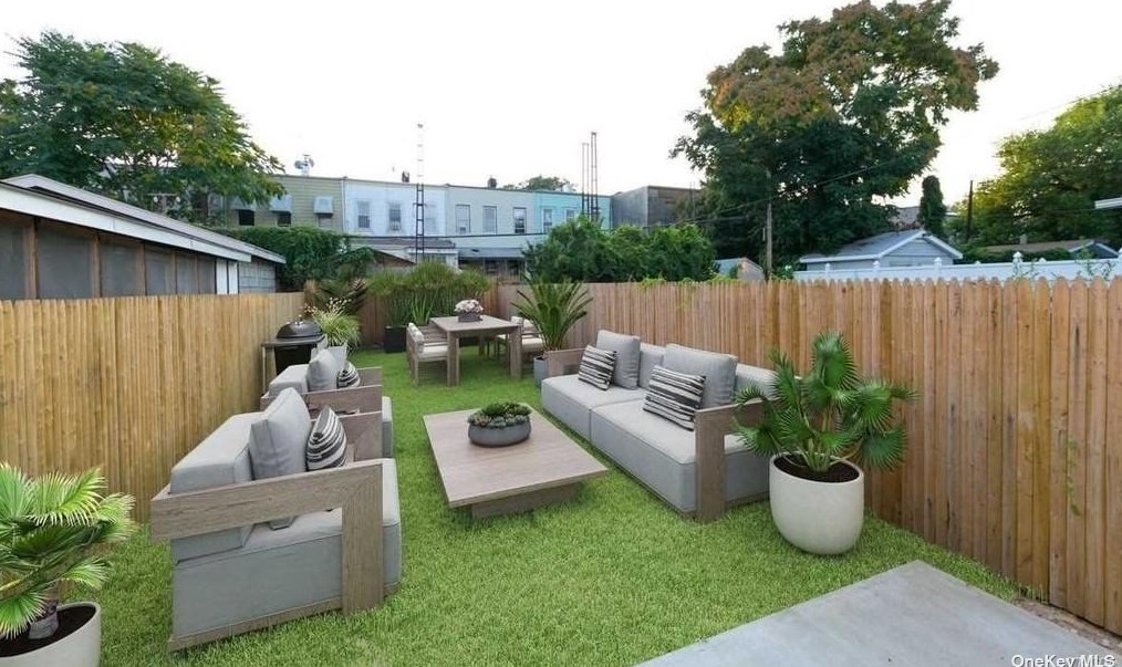 306 Autumn Ave, Brooklyn NY  11208-2025 exterior