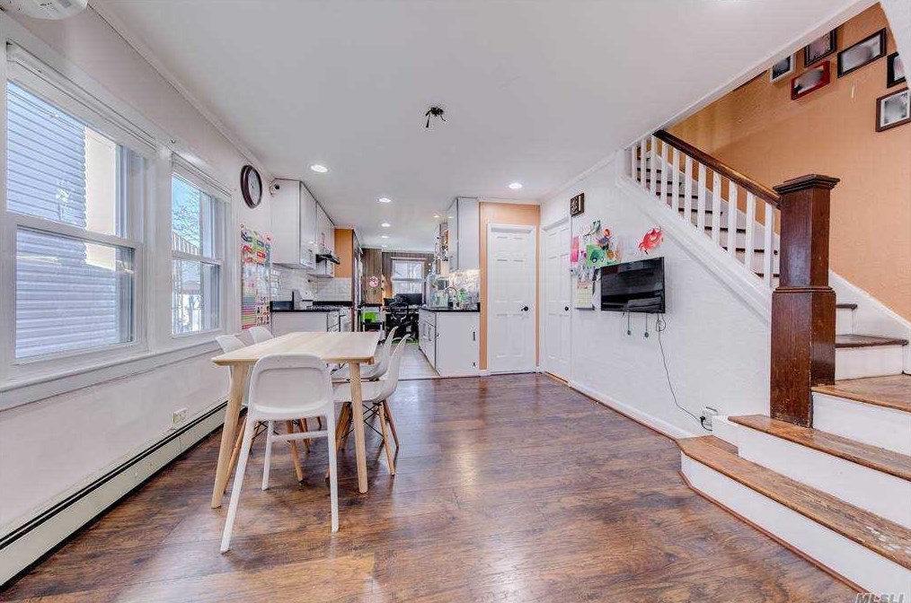 32-35 203rd St, Flushing NY exterior