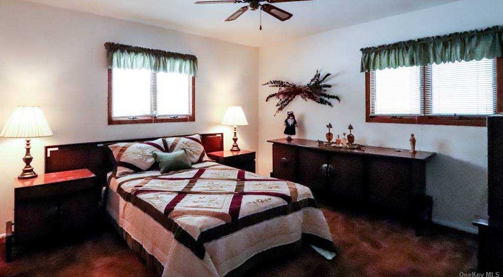 17 Eustace Dr, Commack NY 11725-5318 exterior