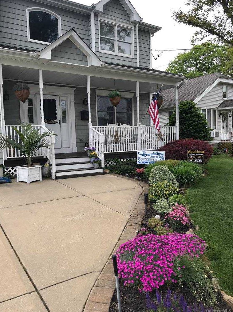 2188 Cameron Ave, North Merrick NY 11566-2222 exterior