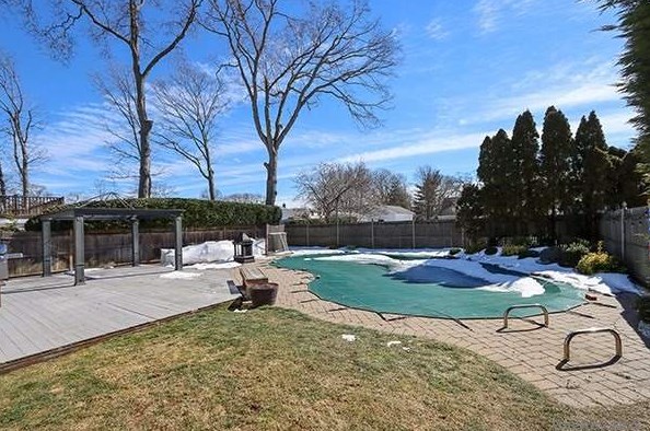 2188 Cameron Ave, North Merrick NY 11566-2222 exterior