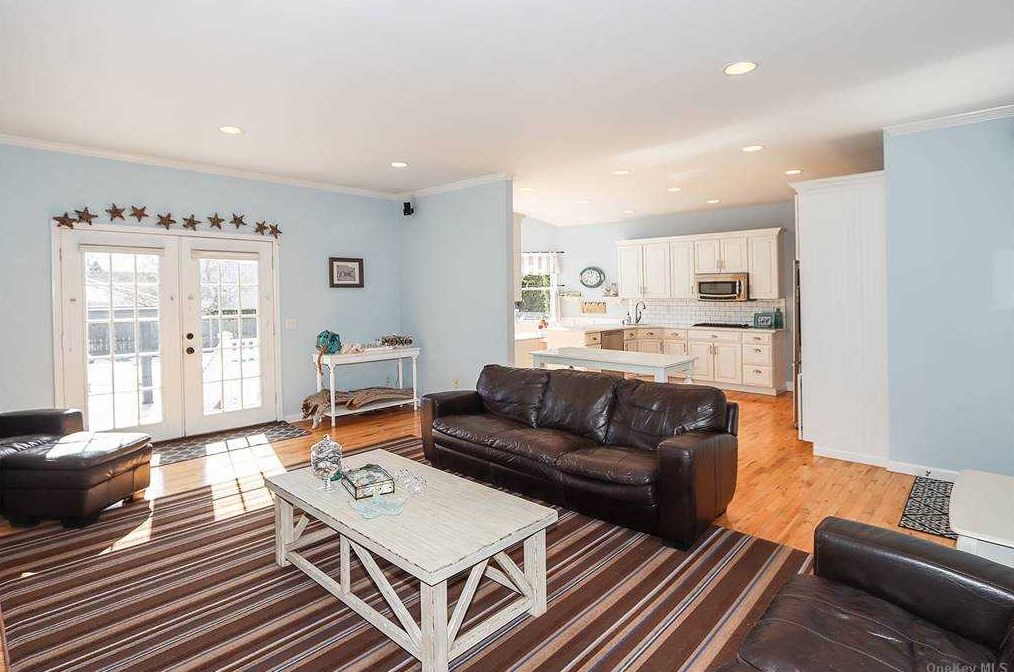 2188 Cameron Ave, North Merrick NY 11566-2222 exterior