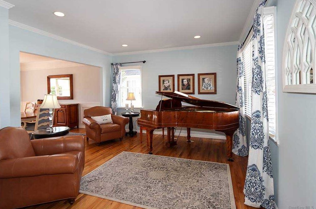 2188 Cameron Ave, North Merrick NY 11566-2222 exterior